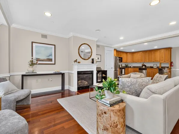 161 E Cottage St #2, Boston, MA 02125
