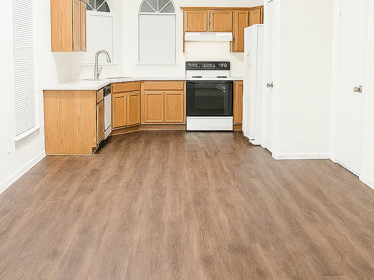 534 Meadow Ln — Photo 7