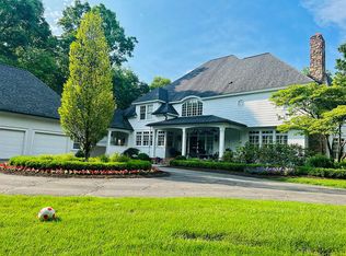 2505 Royal View Dr, Oakland, MI 48363