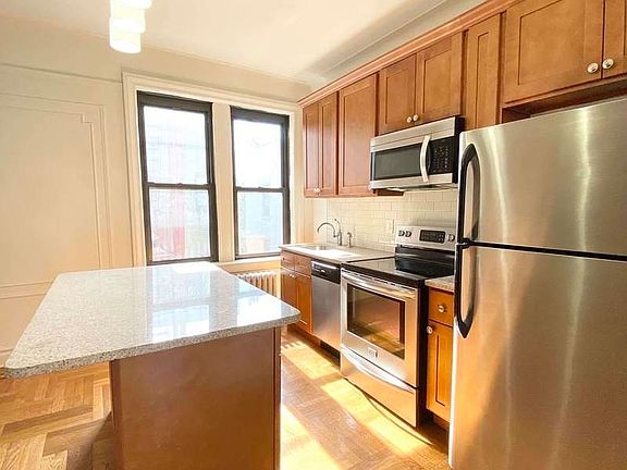2nd image of 724 E 27th St #6EE