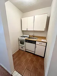 Rented by R New York