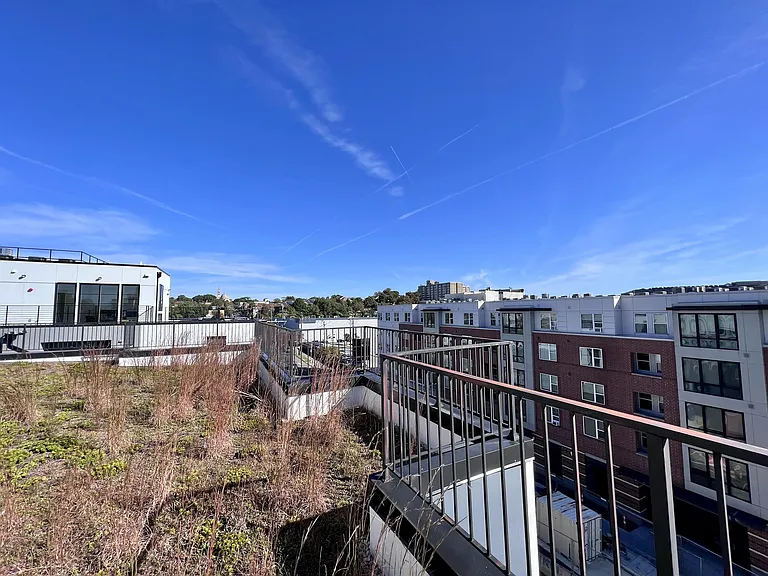 340 Adams St NE #302 — Photo 36