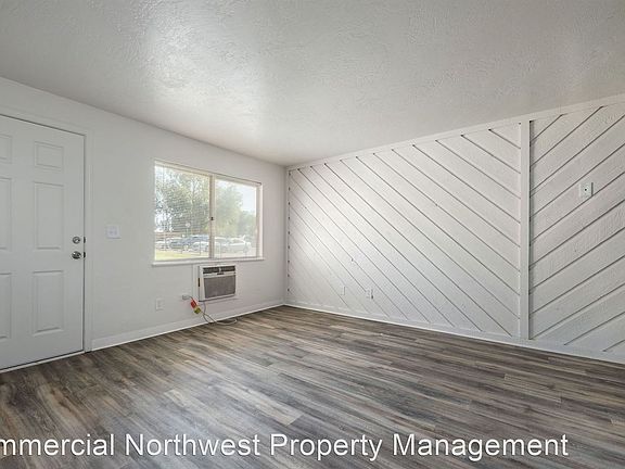 4th image of 207 N Michigan Ave #2