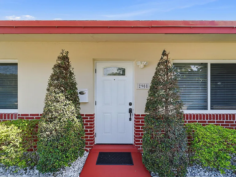 2908 NW 48th St — Photo 3