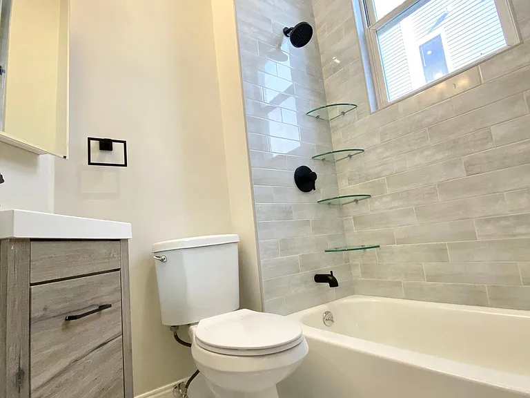 217 Saratoga St #1 — Photo 10