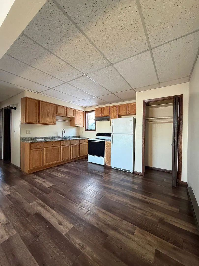 525 E Park — Photo 1