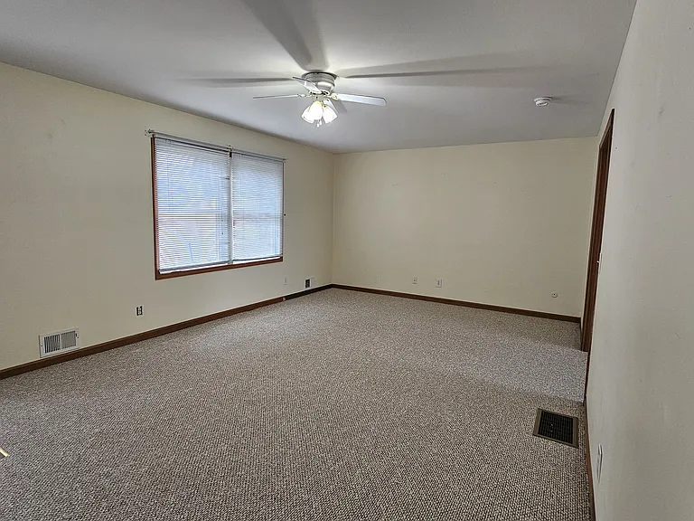 1381 Bergamont St — Photo 14