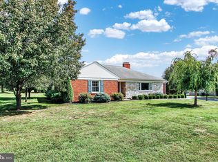 811 Mountain View Rd, Waynesboro, PA 17268