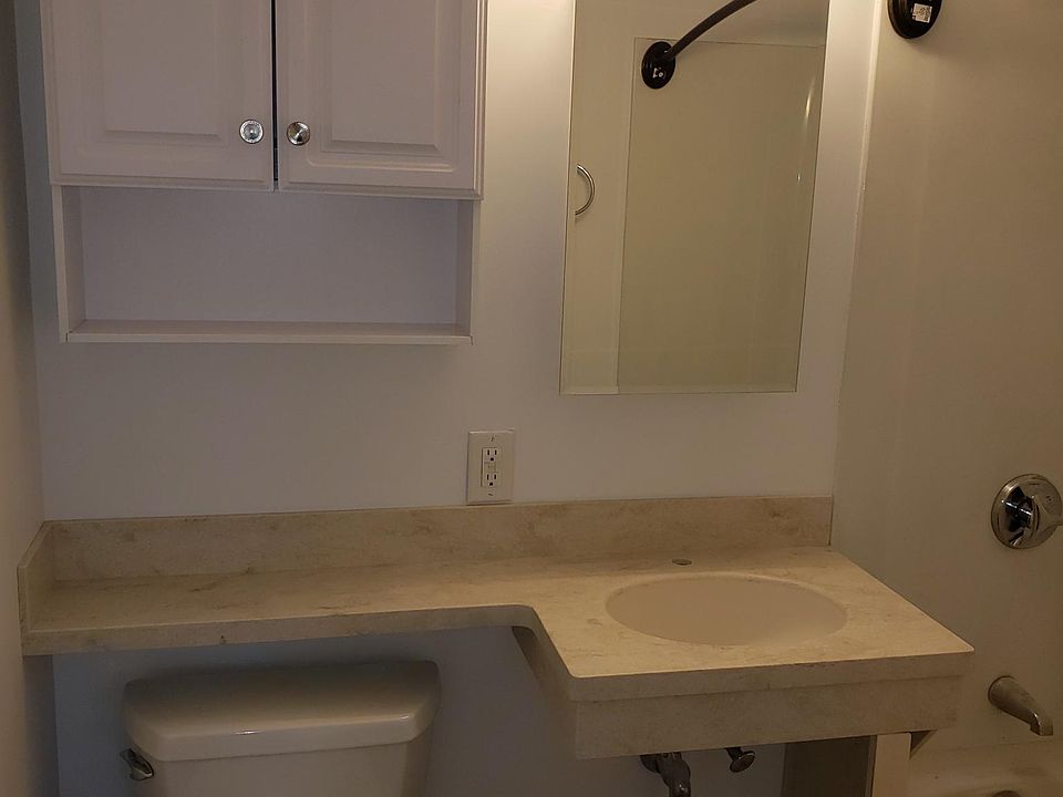 2nd image of 948 Main St #1