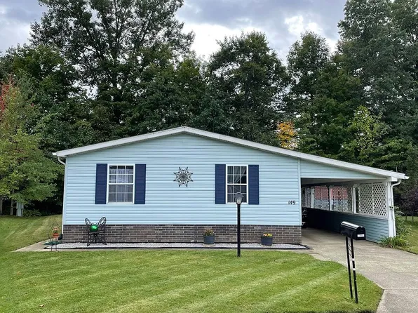 149 Oaktree Ln, Hiram, OH 44234