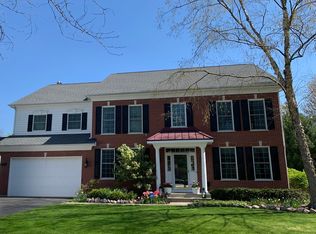 258 Baltimore Dr, Vernon Hills, IL 60061