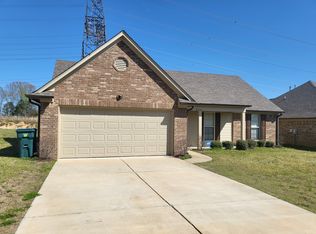 8716 Smith Ranch Dr, Southaven, MS 38671