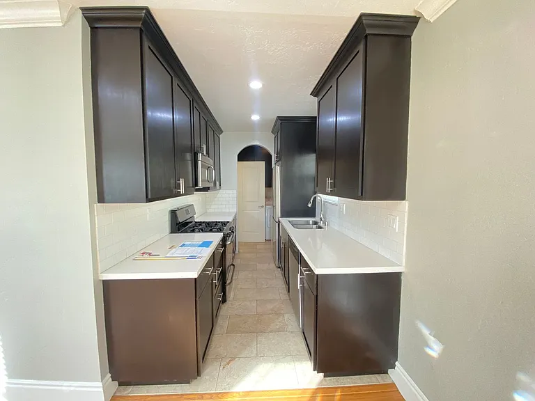 1BD/1BA Cottage Home at B Street Bungalows Modern Luxury Meets Mission Style Charm! — Photo 6