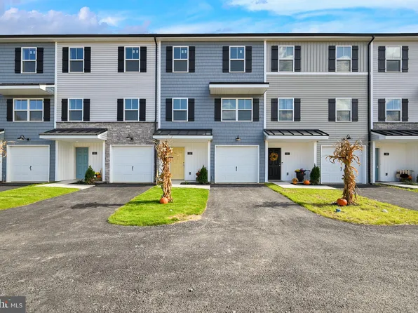 12 Landing Pl, York, PA 17408