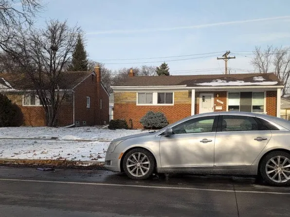 19411 Stephens Dr, Eastpointe, MI 48021