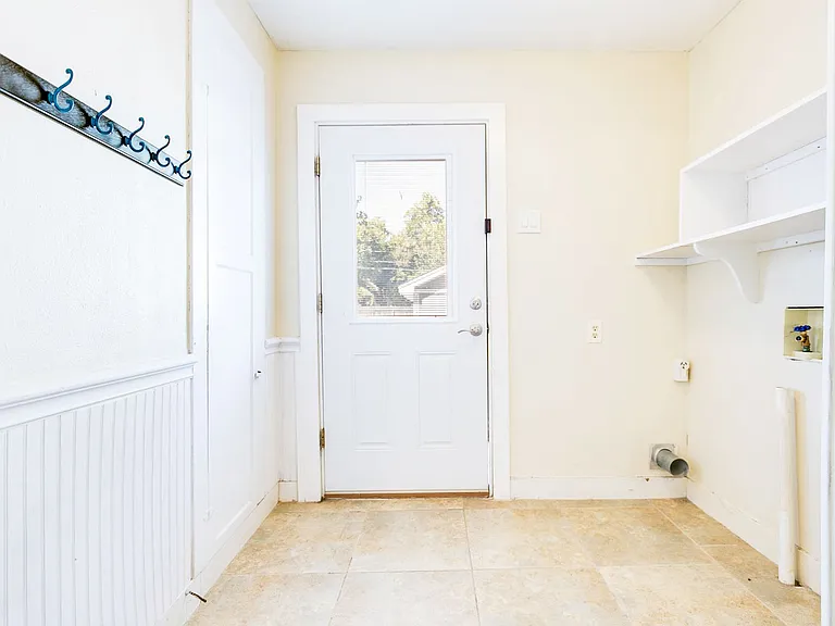 1119 Kenwood Dr — Photo 11