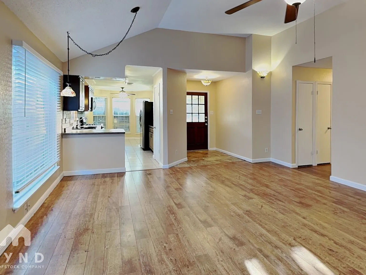 3 bed, 2.0 bath, 1476 sqft, $1,995 — Photo 4
