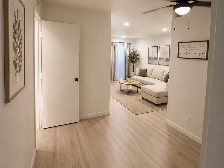 260 Industrial Pkwy #13 — Photo 1
