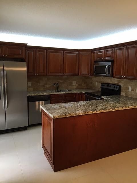 1st image of 736 NW 99th Cir #68