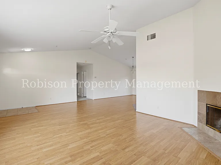 806 Galaxy Dr — Photo 6