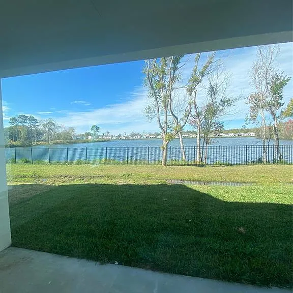 754 Reflection Lake Dr — Photo 12