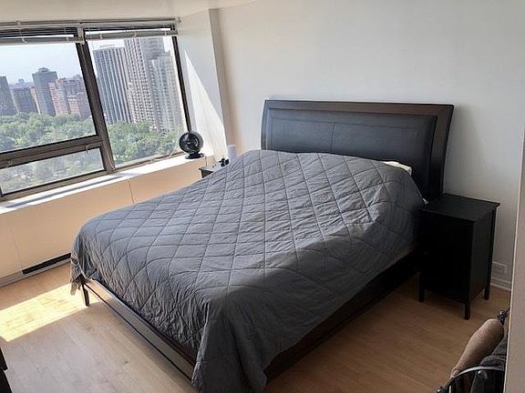 3rd image of 2800 N Lake Shore Dr APT 2806