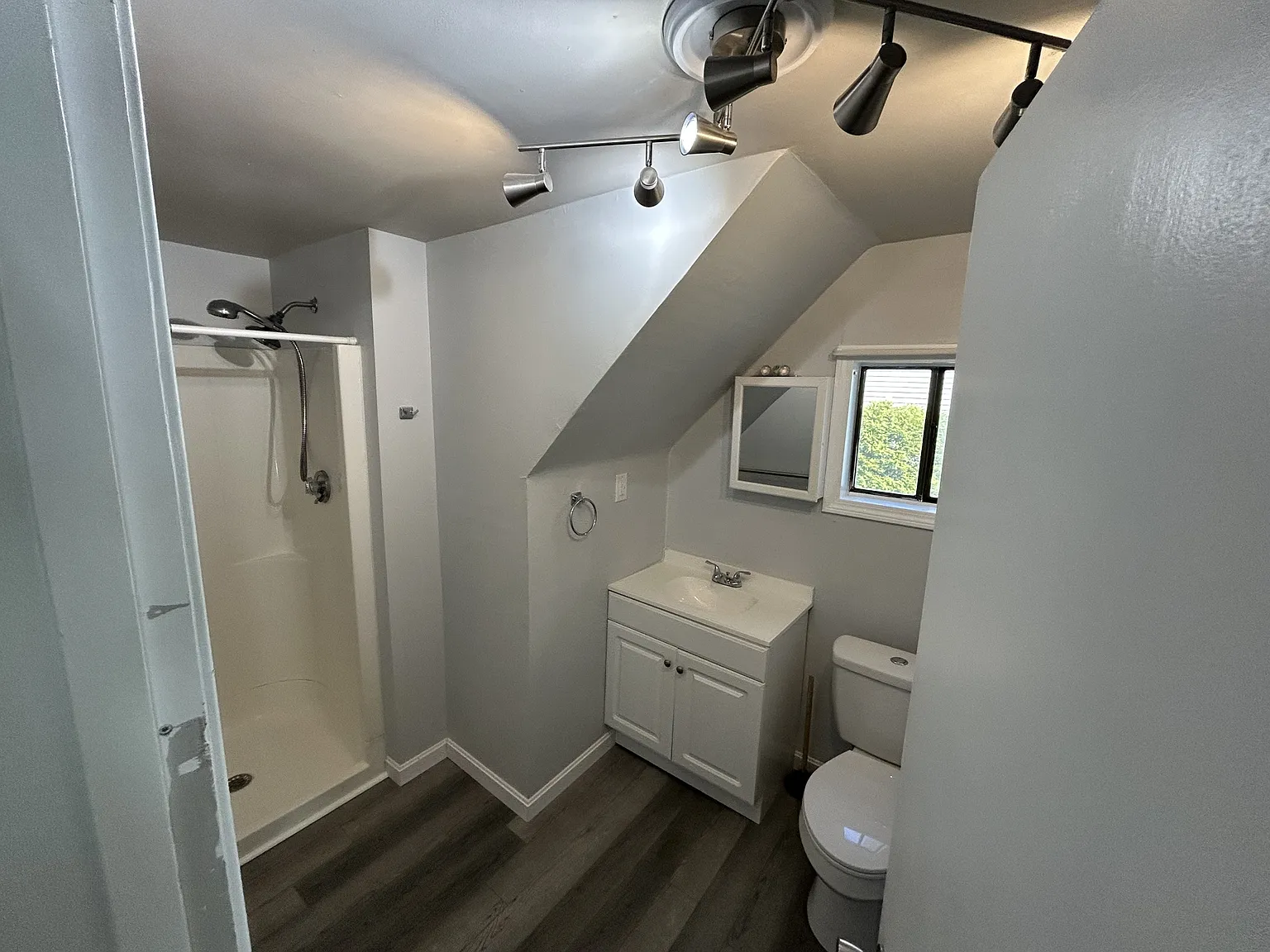 85 Parkview Avenue - 1 — Photo 2