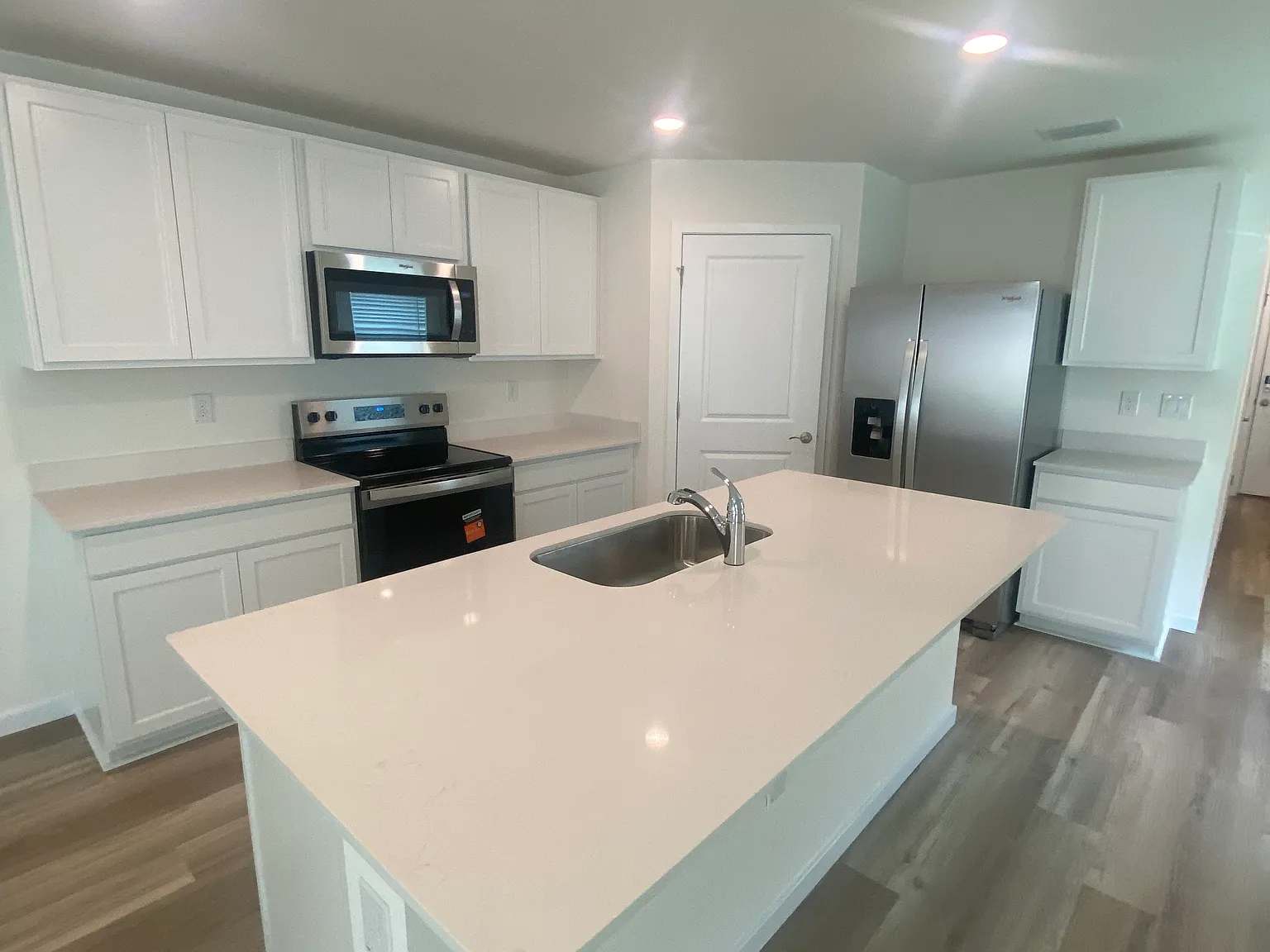 4 bed, 1665 sqft, $2,250 — Photo 3