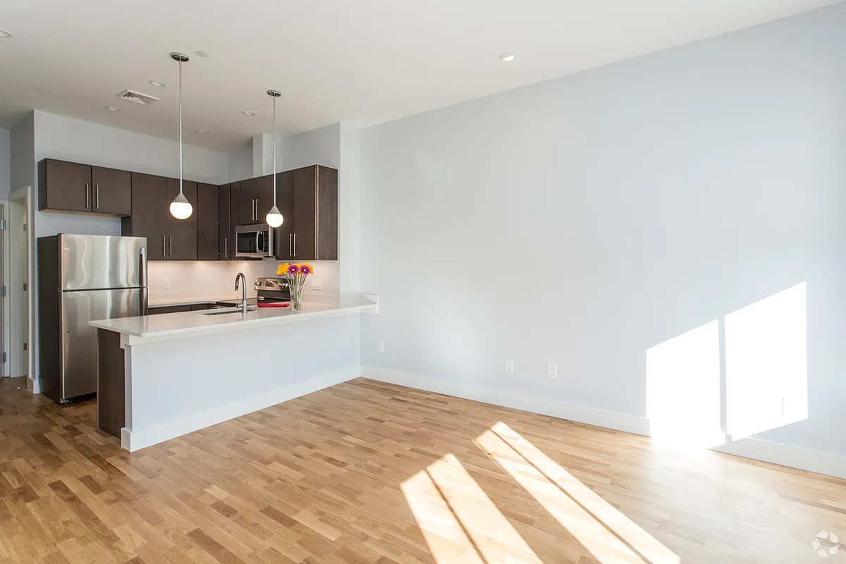 Building Photo - 13 W Central St #3