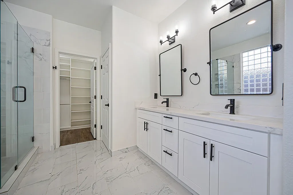 4 bed, 2015 sqft, $3,200 — Photo 3