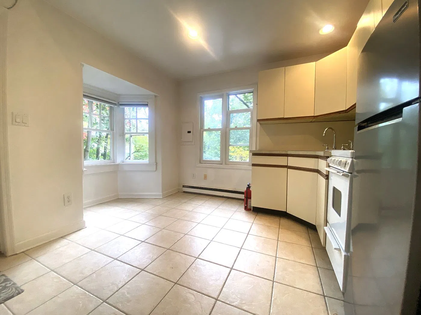 Studio, $2,100 — Photo 1