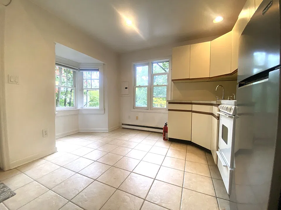 7 Laurel Hill Rd