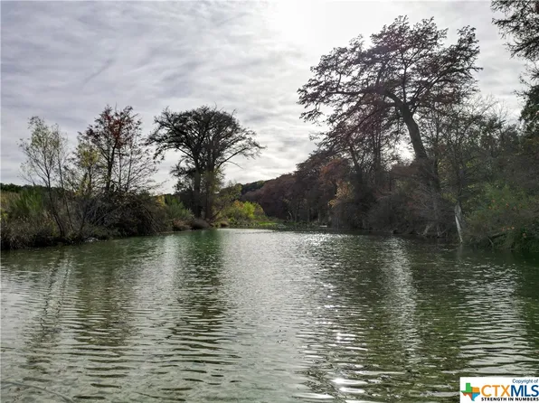 1572 River Bluff Cir, Pipe Creek, TX 78063