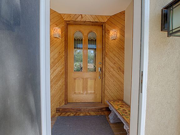 3rd image of 8134 Crestview Dr