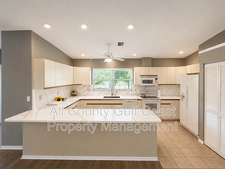 105 49th Ct E — Photo 4