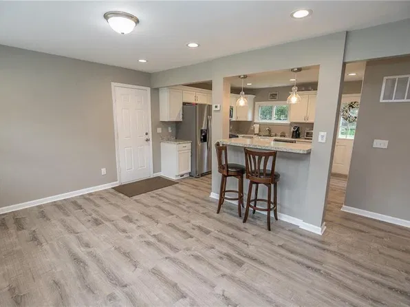 546 Woodmere Rd, Berea, OH 44017