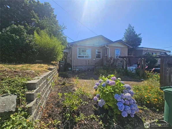 1118 Perry Avenue, Bremerton, WA 98310