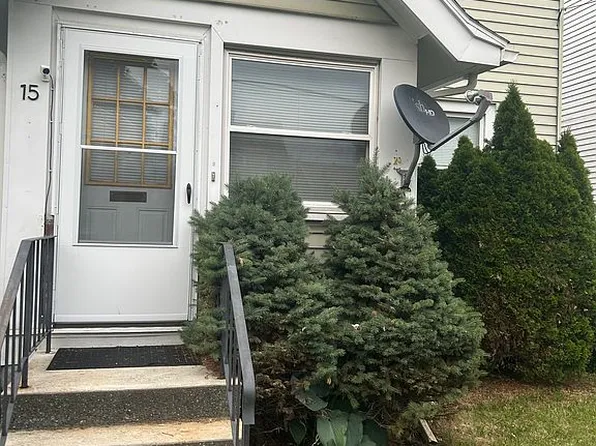 15 Lawn Ave, Albany, NY 12204