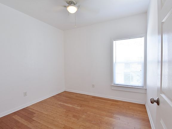 2nd image of 1912 E 2nd St #1912-1/2-07