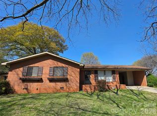 217 Park Rd, Mount Holly, NC 28120