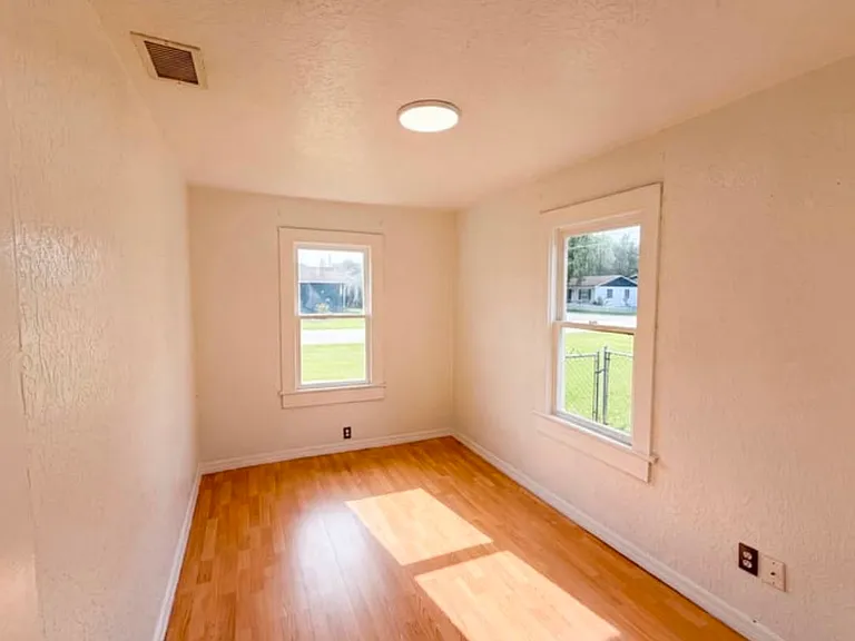 718 Dakota Ave #18-20 — Photo 7