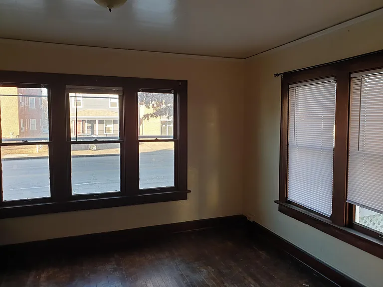 2621 E Douglas Ave — Photo 7