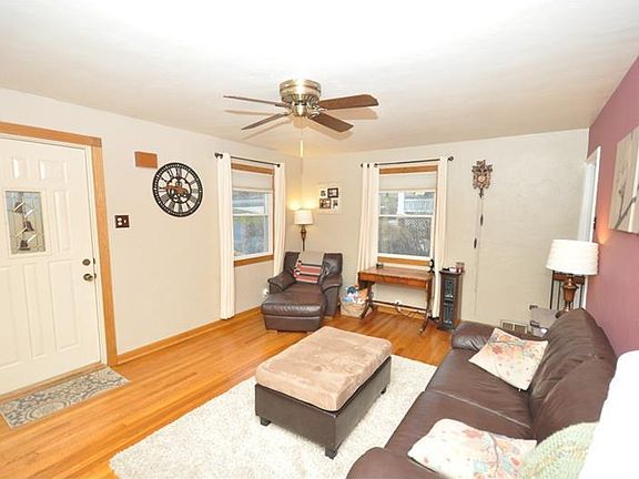 3rd image of 213 Orchard Park Dr