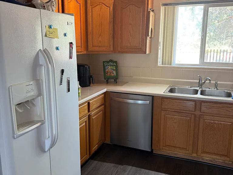 Helm Pl — Photo 8
