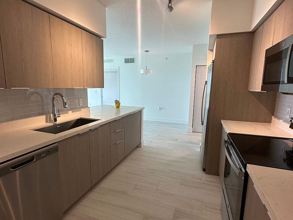 1st image of 619 E Sheridan St #1135