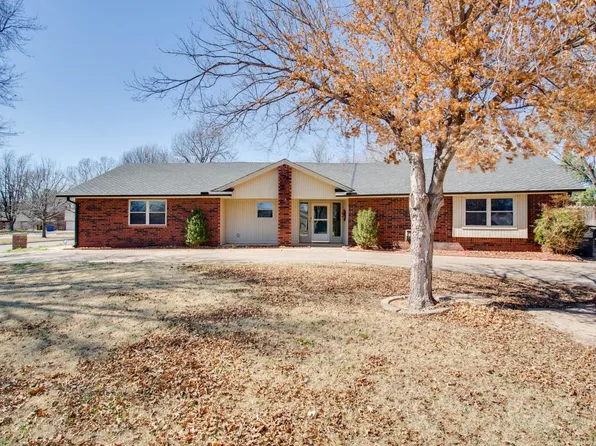 1302 Shady Oaks Pl, Enid, OK 73703
