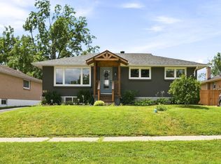 12 Bothwell Cres, Barrie, ON L4M 2S6