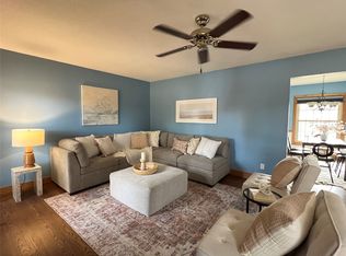 7114 Reite Ave, Windsor Heights, IA 50324