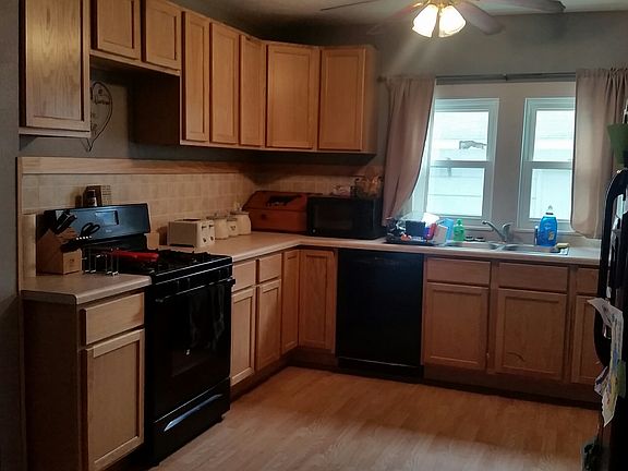 4th image of 301 1st St