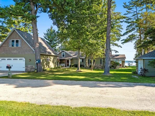 W6320 Gumaer Rd, Shawano, WI 54166